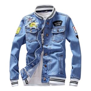 Chaquetas de los hombres Chaqueta de mezclilla para hombre Casual Bomber Hole Letter Print Bordado Retro Coat Streetwear Primavera Otoño 5XL