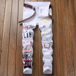 Mens Ontwerp Jeans Mode Straat Graffiti Stijl Gewassen Ripped Potlood Broek Lange Broek Hommes Stylist White Pants for Men Gratis verzending