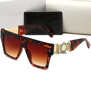 Diseñador para hombre 4362 Gafas de sol Tonos al aire libre Moda Classic Lady Gafas de sol para mujer Gafas de lujo Color de mezcla Opcional