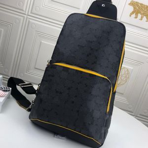 Sac de créateur pour hommes Couleur unie en relief Sac à bandoulière à carreaux noirs Sac à bandoulière de mode Sac de taille élégant Sacs à bandoulière de créateur Mans Designers Sac de taille 46344