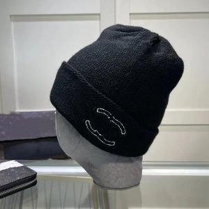 Gorro de diseñador para hombre, gorro de marca para mujer, gorro de otoño e invierno, gorros retro de tendencia clásica, gorro bordado cálido Kn, gorro de diseñador