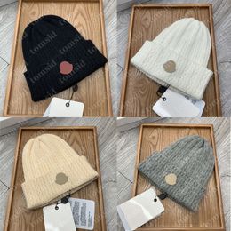 Gorro de diseñador para hombre, gorros ajustados de lana de lujo para mujer, gorro cálido, gorros de moda, gorros de punto de invierno Monclair suaves