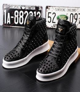 Heren Designer Boots Black Banquet prom jurk Drukken Rivet Shoe Flat Platform Sneaker Casual Boot Zapatos de Hombre A254065719