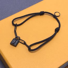 Bracelet de créateur pour hommes, corde à main, serrures, maillons de chaîne noirs, pendentifs pour femmes, bijoux de fête de mariage, nouveau 22062302R