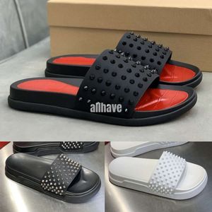 Mens Designer Sliders Spike Slipper Plat Slide Sandal Plate-forme noire Mule Piscine Mousse Runner House Tongs Summer Beach Épais Fond Goujons Diapositives