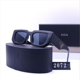 Gafas de sol de diseñador para hombres para Loguat Temple Readread de febrero FUERZAS GAJAS DE SUN Fashion Outdoor Timeless Classic Style Eyewear Retro Unisex Goggles Deports Driving