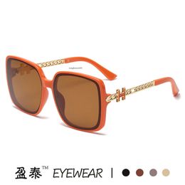 Gafas de sol de diseñador para hombre para mujer Nuevo H Home Marco grande Remache personalizado Moda INS Cadena Pierna Calle Foto Máscara Gafas de sol