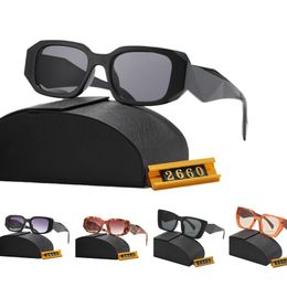 Gafas de sol de diseñador para hombres Gafas de sol para mujeres Fashion Outdoor Estilo clásico Eyewear Retro Unisex Goggles Sport conduciendo tonos de estilo múltiple con caja