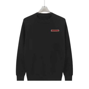 pull de designer pour hommes pull pour hommes de haute qualité col rond triangle rouge logo hommes pull mode simple ajustement pull décontracté déplacements professionnels hommes pulls chauds