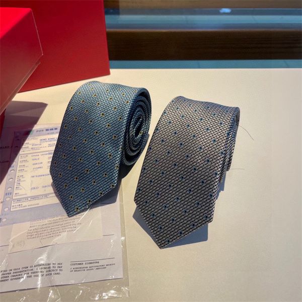 TITOS DEL DISEÑADOR DE MENTE CARDITAS DE LUXURA Men Silk Ties Fiesta de bodas Corbos de boda Cravate de alta calidad