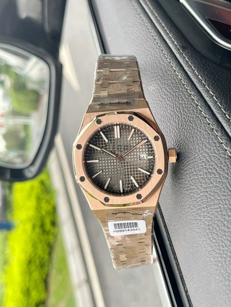 Top Mens Designer Watch Automatic Movement Watchs Wristwatch 42mm 904L Le style classique littéral à carreaux en acier inoxydable est des cadeaux simples et élégants pour l'homme dhgate