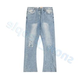 Diseñadores de hombre Hip Hop Jeans acampanados con estallado Andiomosos Pantalones de mezclilla delgada Mans Pantalones Lavados de Starsweater Qing Qing