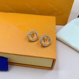 Heren Diamond Stud oorbellen Luxe sieraden Men Designer Earring V Letters Small Studs Gold Compated Women Valentine bruiloft Trendy armband hoepels met doos 2023
