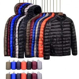 Hommes Vers Le Bas Parkas Liquidation Automne Hiver Léger Vers Le Bas Veste Rembourrée Hommes Court Col Montant À Capuche D'âge Moyen Jeune Léger Mince Grande Taille Jack J230918