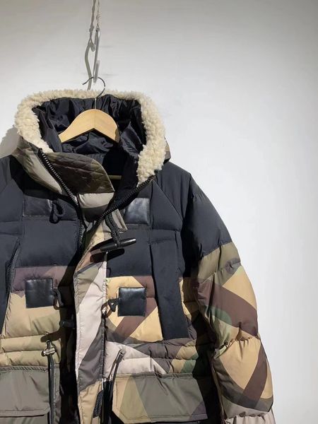 Parkas de plumón para hombre, chaqueta de camuflaje de plumón de ganso blanco, bolsillo funcional, empalme, traje de esquí con capucha grueso y cálido, sacai