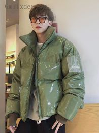 Hommes vers le bas Parkas Y2K solide veste en cuir PU hiver col montant brillant manteau rembourré hommes coréen réfraction Surface à capuche épaissie 230923