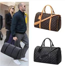 Bolsas de lona masculina hombres Totas de alta capacidad Equipaje a mano Pu Bolsos de cuero PU Totas cruzadas grandes Totas de diseño sintético Diseñador de diseñador B Luxury Designer Bag