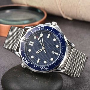 Mens Fashion and Leisure Oujia Steel Band Quartz Watch