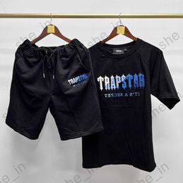 Mode pour hommes Survêtements courts Shorts décontractés T-shirts Survêtement Trapstar Serviette pour femme Broderie Survêtements Ensembles élégants pour hommes Hanche La nouvelle mode 70ess