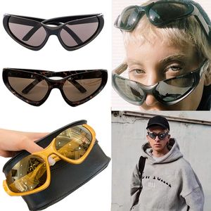 Gafas de sol de la foto de moda para hombres gafas de color de color para mujeres luzo de la pista de lujo diseñador de alta calidad UV4100 Gafas de sol resistentes BB0202S