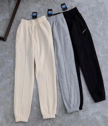 Heren flanellen broek vrouwen casual sportbroeken verdikte thermische gebunde voetbroek mannen printen voor merk motorfiets pant NK EMBH1341660