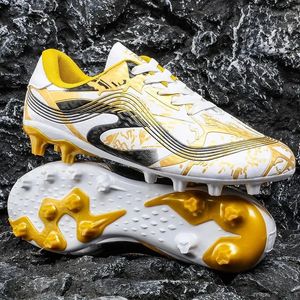 Bottes de football masculines Affg Soccer Cilats de haute qualité Chaussures respirantes Training Grass Sneaker Man 240520