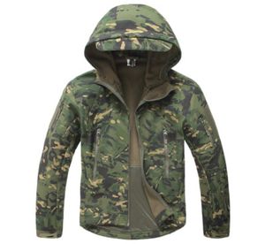 Gear Gear Skin Hooded Soft Shell Tactical Quality Quality Veste Men Men d'hiver imperméable Coat Army Mountain Camouflage Vestes9893277