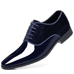 Chaussures de costume d'affaires formelles Oxford en cuir verni brillant pour hommes