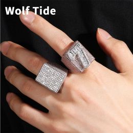 Hommes Hip Hop Personnalisé Lettre Numéro Anneaux Bling Personnalisé Plein Diamant 2 Tons Or Bague Bling Zircon Cubique Glacé CZ Pierre DIY Rappeur Bijoux Bijoux Anillo