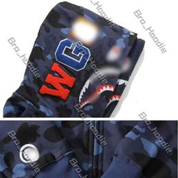 Ensemble de sweat à capuche pour hommes Bapestar Sweat à capuche Bapeness Sweats à capuche pour hommes Femmes Full Zip Up Shark Sweat à capuche lumineux Double classique camouflage à capuche Couple coton manteau costume Bapessta 680