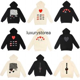 Sweats à capuche pour hommes 2023 Hoodie pour hommes Femmes Zipper Coat Loose Play Sweatshirt Commes Cardigan des Small Red Heart Jacket Garcons Standard et Fleece Casual