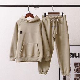 Sweats à capuche pour hommes Sweatshirts Esshoodies Ess Chaud À Capuchon Enfants Vêtements Bébé Vêtements Ensembles Sweat Manteaux Garçons Designer Mode Streetshirts Pull Loos