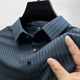 Mens Ice Silk Polo Shirt Rapel Hollow Short Sleevved Brainstabele zakelijke mode T-shirt Mens Brand Clothing Summer 240417