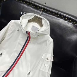 Veste à hommes manteau vestes de mode pour hommes Designer Luxurious Coats Windbreaker Hooded Man Top Jackets