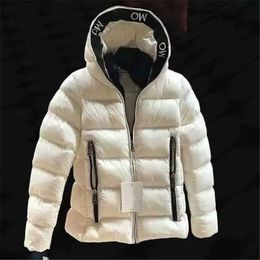 Chaqueta para hombre Down Parkas Diseñador Bomber Abrigos Mangas largas Downs Cortavientos Hombre Abrigo Bordado Marca Chaquetas hinchadas Abrigos clásicos Tamaño S-5XL Decoraciones P Letra