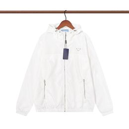 Veste pour hommes coupe-vent veste mince manteaux avec lettres triangle inversé hommes femmes manteau imperméable printemps automne vêtements vestes vêtements d'extérieur vêtements pour hommes 006