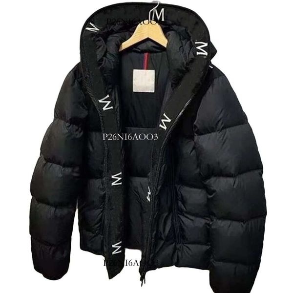 Chaquetas para hombre Parkas de plumón Chaqueta acolchada Serie Maya Exterior Mantener caliente Ropa de abrigo negra Protección contra el frío Insignia Decoración Engrosamiento Abrigo de lujo Tallas grandes M-5XL 684