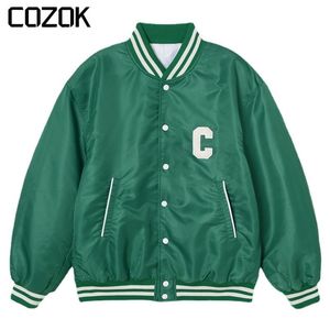 Chaquetas para hombre Deportes Retro Chaqueta de béisbol verde Hombres High Street Letter Bordado Grueso Varsity Loose Bomber College Coats Unisex 230729