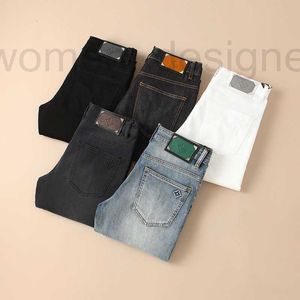 Jeans pour hommes Designer 2024 printemps / été masculin à la taille moyenne légèrement élastique petit pantalon de jambe droite de haute qualité jeans multi-couleurs pour hommes 88ef