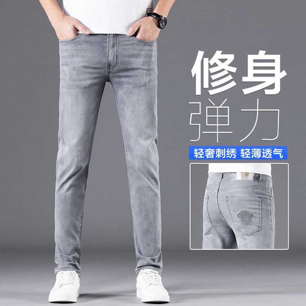 Jeans pour hommes jeans d'été de créateurs Leggings coréens pour hommes slim fit mince pantalon cendré brodé Medusa