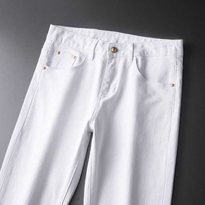 Jeans pour hommes Designer été polyvalent coton noir et blanc printemps coupe ajustée broderie coréenne Medusa