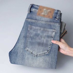 Mens jeans luxe ontwerper Europees Modemerk geprinte mannen jeans voor lente en zomer nieuwe casual slanke pasvorm kleine rechte buis elastische katoenen dunne stijl
