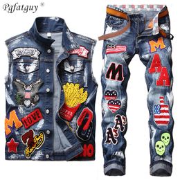 Mens jeans pak gewassen geborduurde verf sets schedel cowboy vest + kleine rechte vlag badge slanke jeans straat stijl 2 stuk set 201109