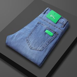 Herenjeans Zomer Lichtblauw Dun Regular Fit Groen Label Decoratie Mode Stretch Denim Broek Mannelijke merkbroek 230629