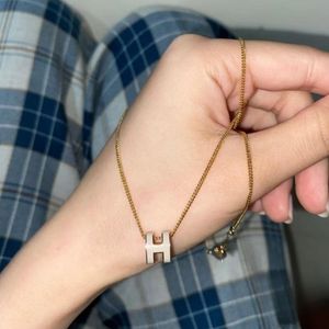 bijoux pour hommes Créateur de mode de luxe, Mini monogramme, Collier, Pendentif pour femme Multicolore, Chaîne Multicolore Bijoux pour femme livraison gratuite