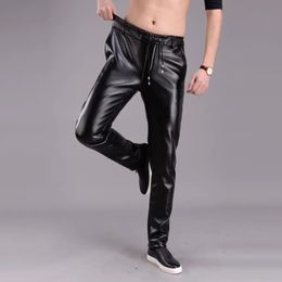 Pantalones de cuero para hombre Elástico de la cintura alta PU pantalones PU coreano Motorcycle masculino impermeable 240419