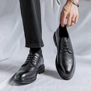 Mens Leather Quality Dress Classic Business High Casual Italiaans formele Oxford Elegant Men Office Shoes 240102 217