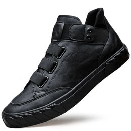 Mens Leather Shoes Korean Trend Comfortabele Loafer Britse mode Men High Top Sneakers Mocassins Zapatos de Hombre 240410