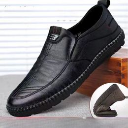 Locs pour hommes Locs décontractés en cuir appartements respirant les chaussures sur les chaussures de travail de travail masculin conduisant des baskets confortables zapatos 240407
