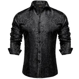 Hommes à manches longues Black Paisley Silk Robe Shirts Casual Tuxedo Social Shirt Designer Hommes Vêtements 240329